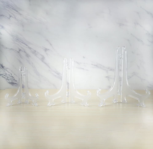 Chevalet en acrylique transparent moderne pliable et amovible pour afficher des objets de plaques de photos lors de mariages et d'événements - Product Image 5