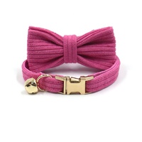 Ensemble collier et laisse pour chat et chien en velours de luxe personnalisé avec nœud papillon, motif uni réglable, accessoires pour animaux de compagnie avec clochette en plusieurs couleurs
