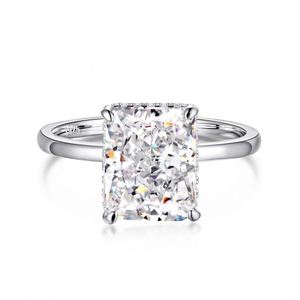 Bague de fiançailles rectangulaire Dylam Luxury en argent S925, sertie de zircone 8A de 4 carats, taille glace pilée super brillante pour femme - Product Image 1
