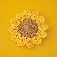 Sous-verre en forme de fleur Amigurumi fait main, décoration de table minimaliste et chaleureuse, cadeau pour la maison et le café