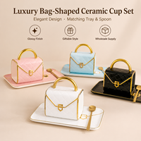 Ensemble de tasses à café en céramique de luxe en forme de sac à main avec plateau et cuillère dorée, décoration personnalisée pour la maison et le café, ensemble de tasses cadeaux, OEM ODM, vente en gros