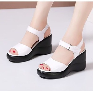 Sandales compensées tendance pour femmes en cuir souple, antidérapantes, à <span class=keywords><strong>plateforme</strong></span> épaisse, avec bride de cheville, rehaussantes, confortables pour le bureau - Product Image 1