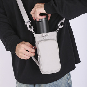 Tas Selempang Botol Air Olahraga Lari Gym Custom Drawstring Adjustable Nylon, Kantong Pembawa Botol dengan Tali Bahu - Product Image 1