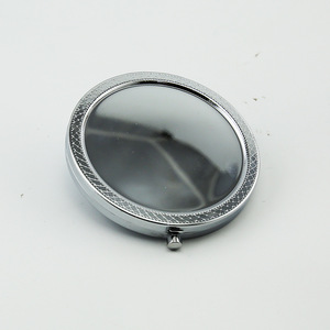 Juego de espejo compacto para dama de honor-Espejo de monedero portátil con diseño de margaritas bordadas de doble cara con aumento de 1X/2x - Product Image 6