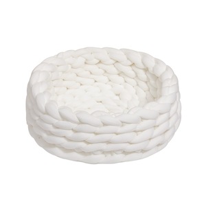 Queeneo hecho a mano grueso tejido a máquina lavable para gatos cama suave para dormir redondo algodón tubo Donut gigante tejido trenzado mascota sofá cama - Product Image 2
