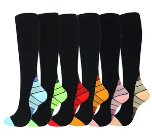 Promosyon çorapları varisli bayanlar tıbbi hemşire koşu basketbol spor siyah naylon logo sıkıştırma uzun çorap