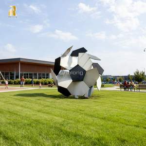 Patung sepak bola baja tahan karat, patung seni Modern ukuran besar untuk lanskap taman umum luar ruangan - Product Image 1