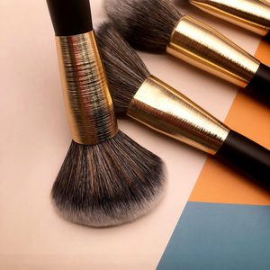 Ensemble de 12 pinceaux de maquillage noir et or à poils synthétiques, manche en bois, virole en aluminium, kit correcteur visage - Product Image 6