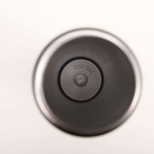 Botella Térmica Personalizada de Acero Inoxidable Aislada de 750 ml - Doble Pared, Tapa Antiderrames y Hermética, Ideal para Regalos - Product Image 4