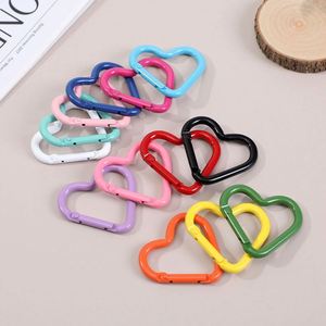 Accessoires de bijoux DIY Beadlobby, porte-clés en aluminium lumineux en forme de cœur coloré, matériau en alliage, crochet à clé facile à utiliser - Product Image 4