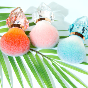 Brocha de Maquillaje Facial Liya Beauty Diamond Brush con Cerdas Suaves Degradadas y Mango de Cristal para Colorete - Product Image 6