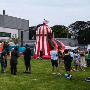 สไลด์ลมแบบเกลียวแผ่นพีวีซีเป่าลมสำหรับปีนเขาในเชิงพาณิชย์แห้ง - Product Image 6