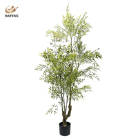 Künstlicher Nandina-Baum im Topf aus Plastik, Realistisch Aussehende Künstliche Grünpflanze für Innen- und Außendekoration zum Verkauf