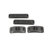 Étiquette métallique personnalisée pour vêtements, logo de marque gravé, plaque nominative, service OEM accepté, étiquettes pour chaussures