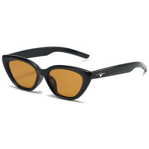 Gafas de sol retro estilo ojo de gato negras para mujer, montura completa, protección UV400, tipo 3, lentes de PC, estilo moderno. - Product Image 2