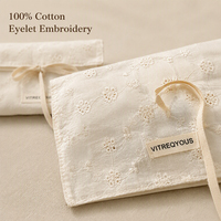 Sac enveloppe en coton brodé anglaise personnalisé OEM, broderie florale à œillets, sac à cordon pour cosmétiques, bijoux, emballage cadeau