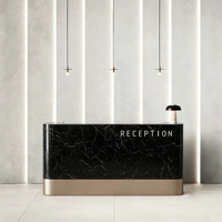 Comptoir de réception de luxe en acier inoxydable pour salon de coiffure et institut de beauté, avec finition grain de bois, petit bureau d'accueil doré pour formation en esthétique