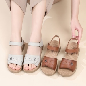 Sandales d'été de luxe pour <span class=keywords><strong>femme</strong></span> en cuir de vachette véritable, à semelle souple, antidérapantes, respirantes et à talon compensé - Product Image 4