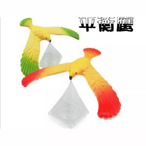 Juguete de águila equilibrista con forma de animal, juguete educativo científico para niños y adultos, unisex, origen Guangdong - Product Image 1