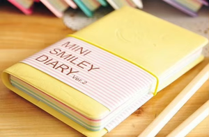 Carnet de notes mini format B7 en cuir PU avec fermeture élastique, pages lignées, 5 sujets, pour l'école, le bureau, la papeterie, motif sourire - Product Image 5
