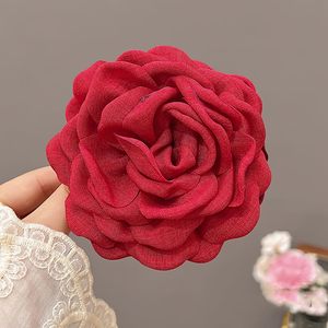 Pince à cheveux élégante en tissu rose rouge de 9,5 cm faite à la main pour femmes et filles - Product Image 3