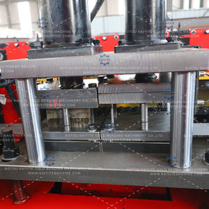 Machine de formage à rouleaux à angle droit économique pour la fabrication de protections d'angle en métal, de bordures et de renforts - Product Image 4