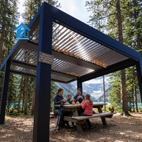 Sweet Home Freistehende Aluminium-Pergola mit Motorisiertem Verstellbarem Dach, LED-Beleuchtung, Bioklimatisch, Umweltfreundlich, Winddicht und Wasserdicht