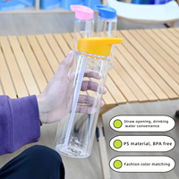 Botella de paja abatible reutilizable transparente PS de 750ml al por mayor diseños personalizados sin BPA bebida directa gimnasio al aire libre ciclismo aplicable