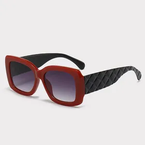 Kadınlar için geniş bacaklı trendy güneş gözlüğü 8324, retro kadınlar sürüş moda güneş gözlükleri fabrika doğrudan satış