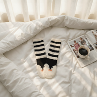 Chaussettes d'intérieur en peluche pour femmes en gros - Chaussettes pantoufles épaisses et chaudes avec points antidérapants, chaussettes d'intérieur confortables OEM/ODM
