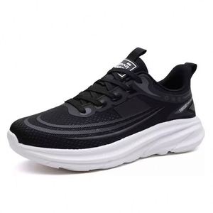 Nouvelles baskets d'été 2025 pour hommes, respirantes en maille, ultra-légères, amortissantes, à bout rond, imprimées en couleur unie, pour étudiants - Product Image 3