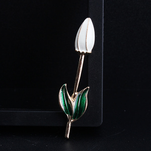 Broche Tulipe Émaillée Créative, Tendance et Élégante avec Effet Goutte d'Huile - Product Image 2