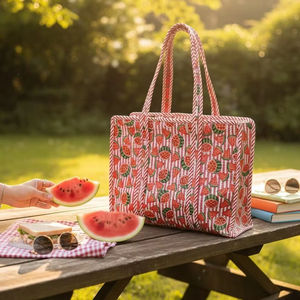 Bolso tote acolchado de algodón con estampado de sandía hecho a mano, bolso de playa de verano, bolso de hombro para picnic - Product Image 1
