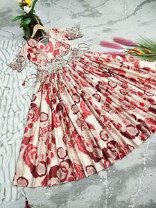 Robes Anarkali indiennes pakistanaises pour femmes de haute qualité, ornées d'un imprimé numérique, en soie chinon pure, longues et élégantes, avec dupatta fait main - Product Image 6