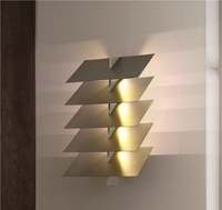 Lampe en acier inoxydable rétro vintage au design Bauhaus, personnalité créative, décoration de canapé, design de salon de luxe, lampe de sol