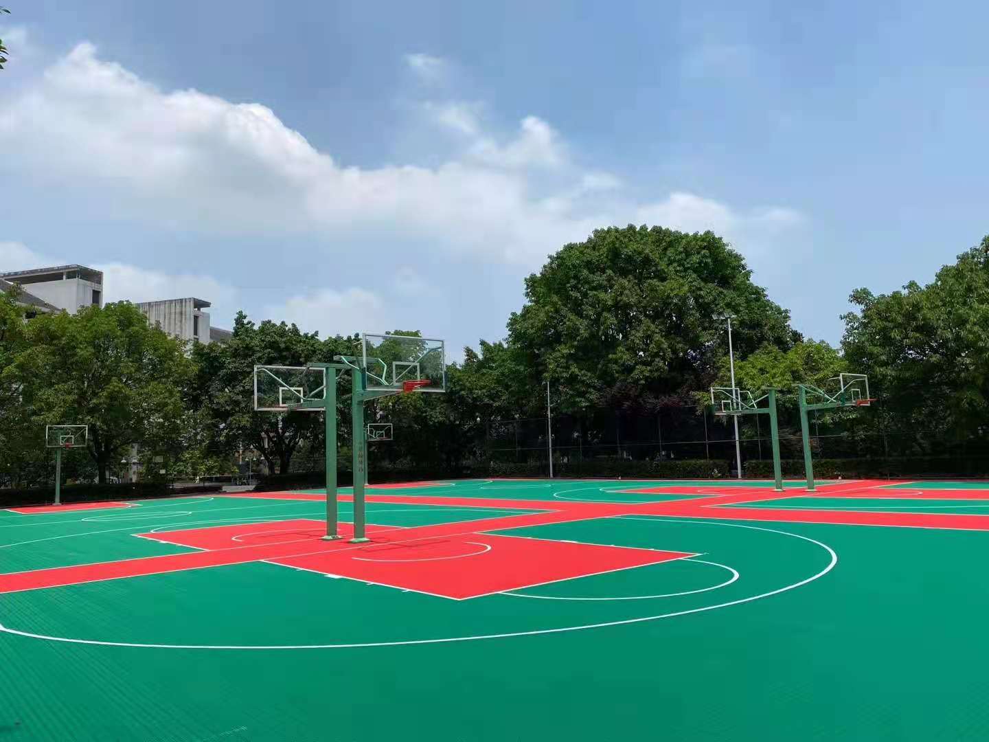 wholesale 高品质室外篮球场地板便携式家庭和后院篮球场地板 from m.