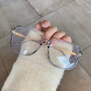 แว่นตาป้องกันแสงสีฟ้ากรอบพีซีทรงไม่สมมาตรสำหรับผู้หญิง Qianai รุ่น S2-6183 พร้อมขาแว่นโค้งสำหรับอ่านหนังสือ - Product Image 1