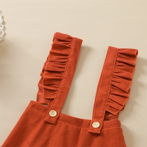 Conjuntos de Ropa para Niñas al por Mayor, Conjunto de Falda con Tirantes Plisados y Camisa de Manga Abullonada de Gasa Negra para Bebés Recién Nacidos - Product Image 4