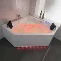 Baignoire balnéo monobloc sans joint avec chauffage à température constante, jets de massage et fonctions de spa pour une immersion profonde