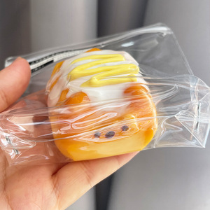 Juguete de apretar de PU unisex con diseño de Shiba Inu y queso, de rebote lento, para descompresión y ventilación, con sensación de barro para juego terapéutico - Product Image 3