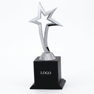 Trophée Étoile en Métal Moulé Sous Pression Personnalisé, Plaqué Or, Poli, Durable, Portable, Gravure par Coulée pour Récompenses Sportives et Jeux - Product Image 1