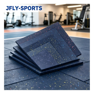 Dalles de sol en caoutchouc anti-fatigue pour salle de sport, réduisant la pression sur les pieds des entraîneurs lors de longues séances d'entraînement. - Product Image 1