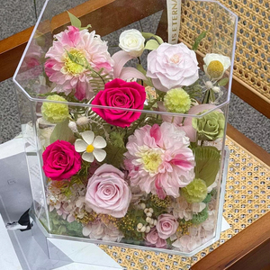 ดอกกุหลาบอมตะในกล่องอะคริลิคทรงสี่เหลี่ยม งานแฮนด์เมด คงทนยาวนาน 3-5 ปี ของขวัญตกแต่งสุดหรูสำหรับวันรับปริญญา - Product Image 1