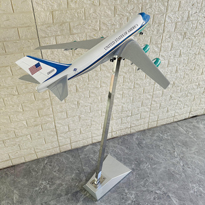 Maquette d'avion en résine B747-200 <span class=keywords><strong>Air</strong></span> Force <span class=keywords><strong>One</strong></span> à l'échelle 1:70, modèle de sol de 100 cm pour hall d'exposition d'aviation, artisanat à grande échelle - Product Image 4