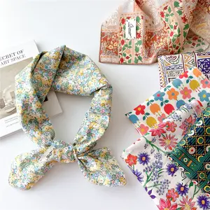 Bufanda cuadrada de algodón de alta calidad, venta al por mayor, bufandas personalizadas con estampado de flores pequeñas rojas, rosas y amarillas para primavera