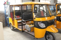 Tuk Tuk à essence 3 rangées 9 places 200cc, taxi urbain pour passagers, un tricycle le plus vendu en Afrique