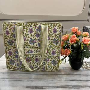 Sac à bandoulière pour femme en coton ethnique fait à la main, sac fourre-tout matelassé indien, sac fourre-tout tendance pour les courses - Product Image 4