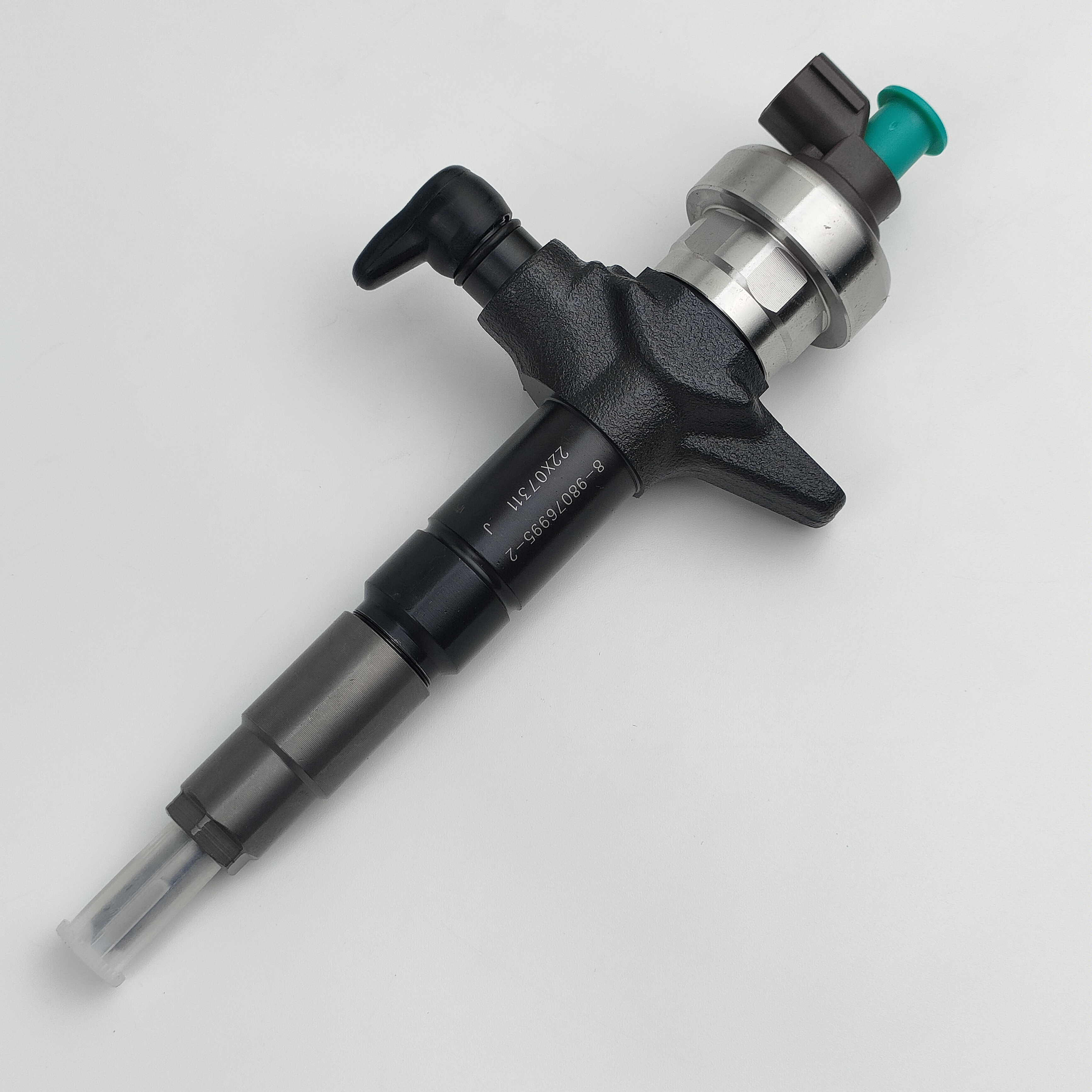 Common rail injector 295050-1710 8-98238318-0 injector for Isuzu injector nozzle 295050-1710 8-98238318-0 8-98238318-1