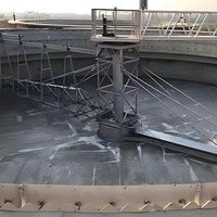 Machine de décapage et d'aspiration des boues périphériques à entraînement central pour réservoirs de décantation industriels Chine