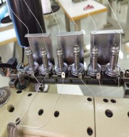 Nouvelle machine à coudre à quatre aiguilles et six fils pour jeans, chemises, pantalons, imperméables, machine à coudre à double aiguille durable pour smocks